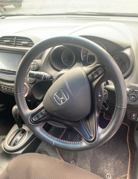 2012 Honda Fit 1.3 Hybrid Automatic 362598179