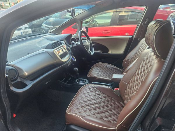 2012 Honda fit Hybrid Automatic 362613181