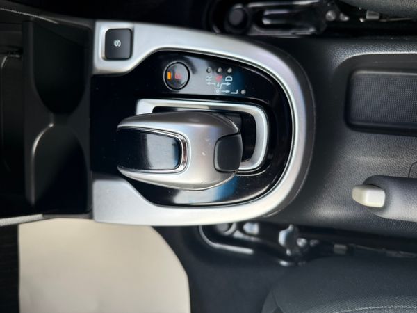 2019 Honda Fit 1.5 Petrol Hybrid ,Immaculate 362637117