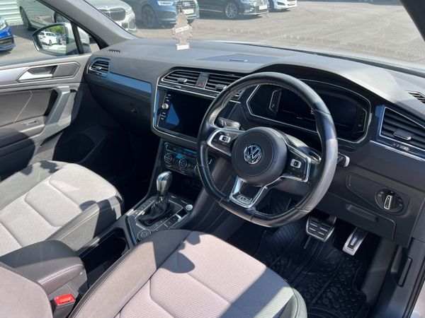 2020 (202) Volkswagen Tiguan R Line Tech 2.0 4 Mot 362670784