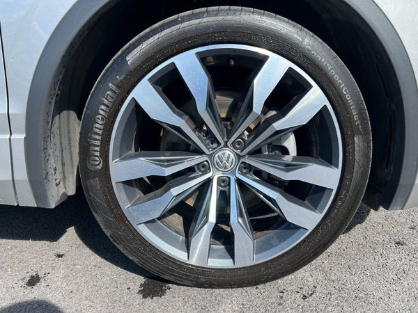 2020 (202) Volkswagen Tiguan R Line Tech 2.0 4 Mot 362670780