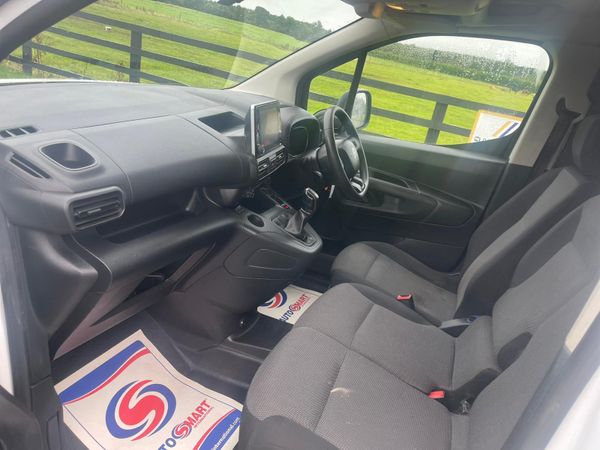 202 Citroen Berlingo Enterprise Spotless***** 362772567