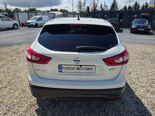 Nissan Qashqai Automatic petrol 2015 362824039