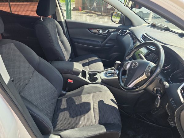 Nissan Qashqai Automatic petrol 2015 362824044