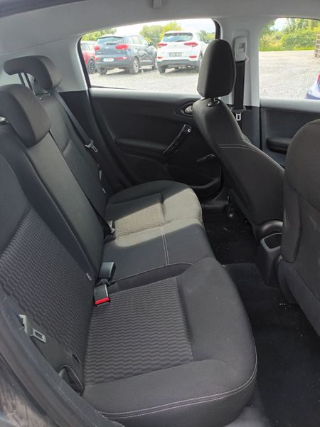 Peugeot 208 2015 362934059
