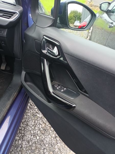 Peugeot 208 2015 362933112