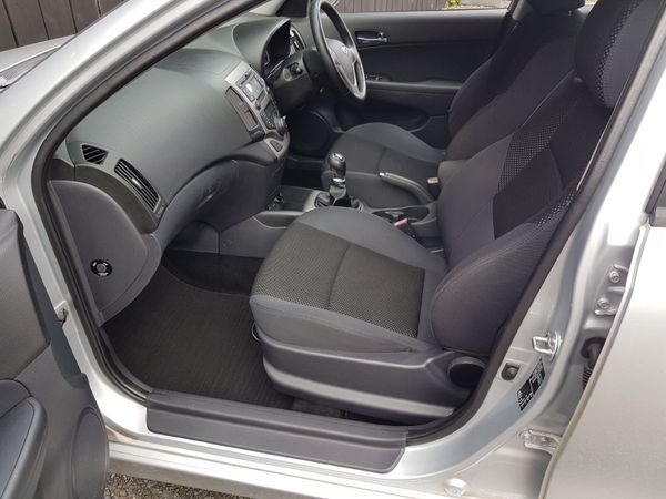 HYUNDAI I30 ... VERY LOW KMS.. NCT TODAY 362943320