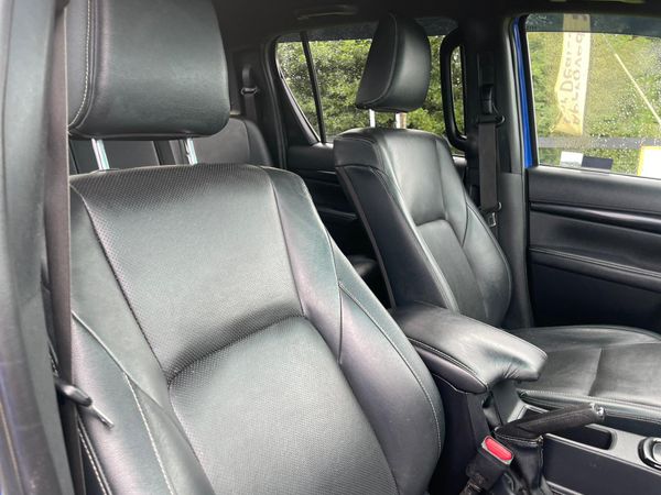 191 Toyota Hilux Invincible X Very low Miles***** 363004150