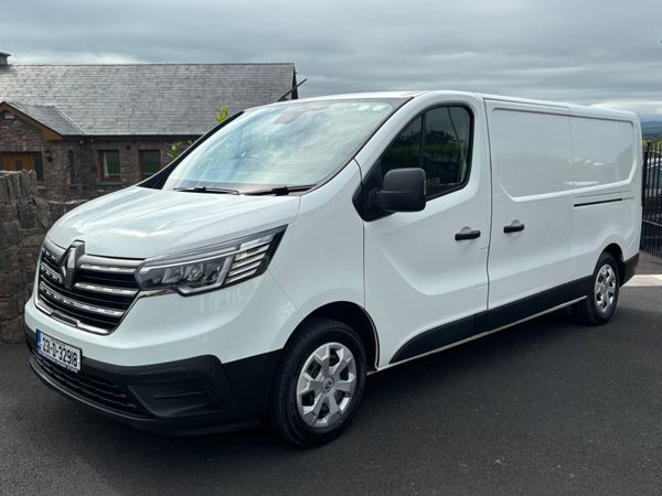 RENAULT TRAFIC 2.0 LWB Business plus only 45000kms 363046027