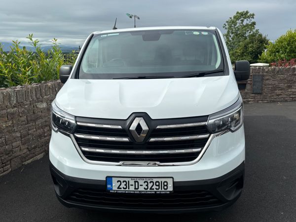 RENAULT TRAFIC 2.0 LWB Business plus only 45000kms 363046030