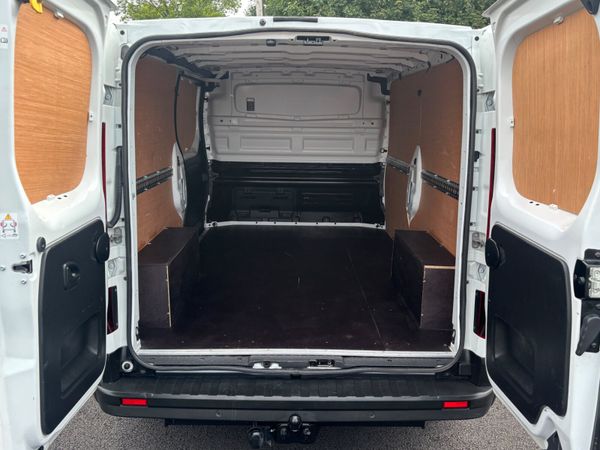 RENAULT TRAFIC 2.0 LWB Business plus only 45000kms 363046068