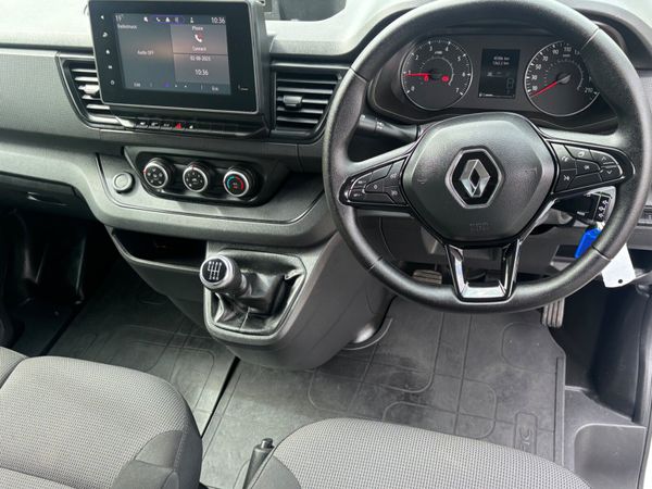 RENAULT TRAFIC 2.0 LWB Business plus only 45000kms 363046081