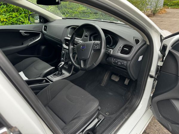 Volvo V40 R-Design Automatic Low Mileage 363055869