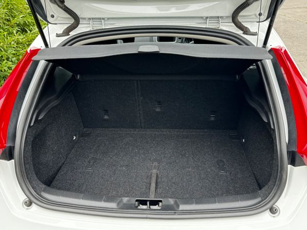 Volvo V40 R-Design Automatic Low Mileage 363055973