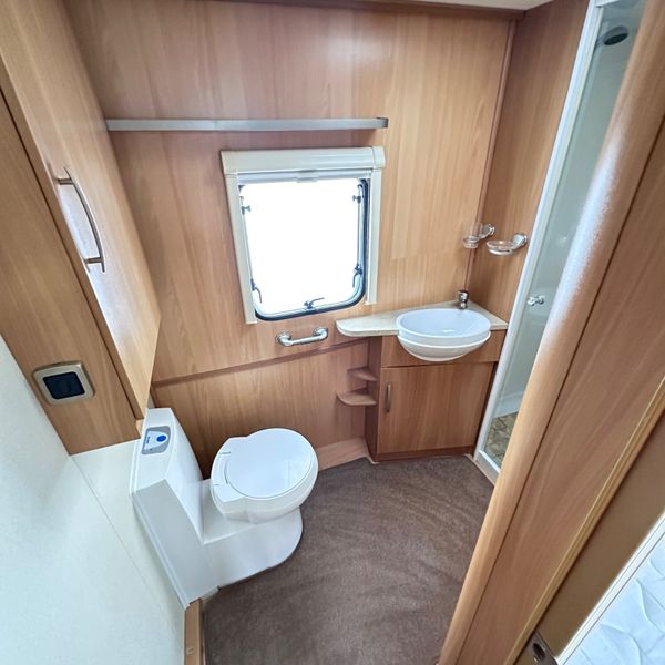 ✨STUNNING SWIFT ACCORD 4 BERTH FIXED BED✨ 363083242