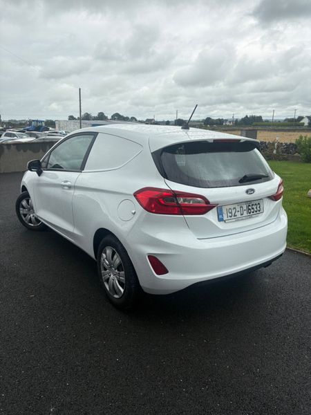 Ford Fiesta 2019 363290368