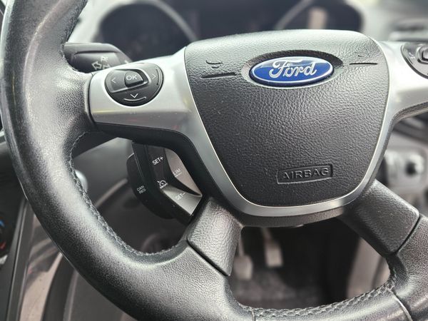 FORD KUGA 4 SEAT TITANIUM // 03/26 DOE // PLUS VAT 363425416