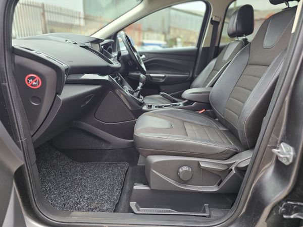 FORD KUGA 4 SEAT TITANIUM // 03/26 DOE // PLUS VAT 363425424