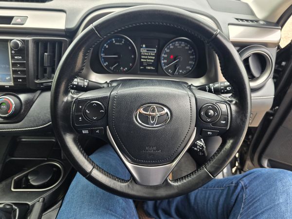 Toyota RAV4  2018 363448855