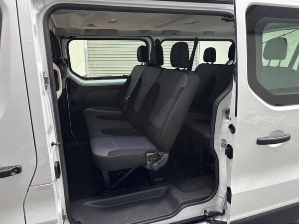 2016 VAUXHALL VIVARO 9 SEATER 363455135