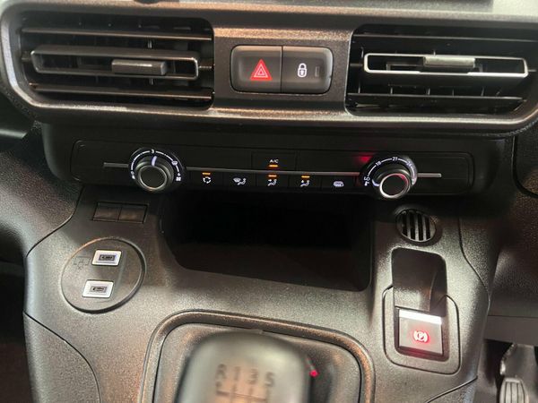 Peugeot Partner 1.5 BlueHDi 950 Asphalt Long Panel 363559008