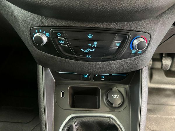 Ford Transit Courier 1.5 TDCi Limited L1 Euro 6 5d 363560967
