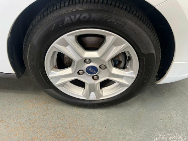 Ford Transit Courier 1.5 TDCi Limited L1 Euro 6 5d 363560971