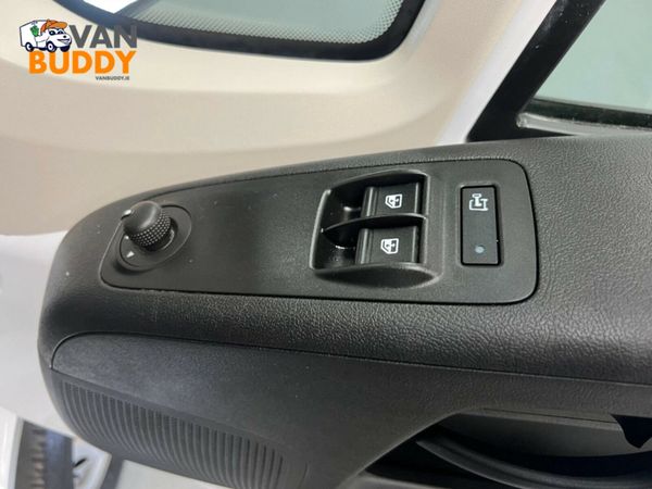 Vauxhall Movano 2.2 CDTi 3500 BiTurbo Dynamic FWD 363561950