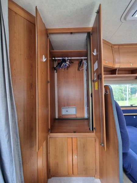 Dethleffs Globetrotter – 6 Berth / 6 Belts 363583215