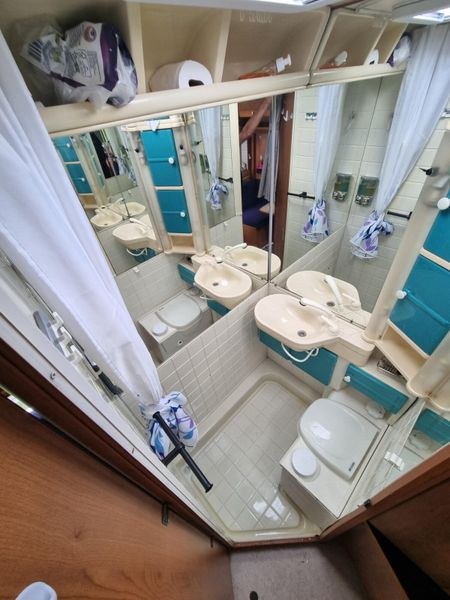 Dethleffs Globetrotter – 6 Berth / 6 Belts 363594138