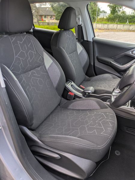 Peugeot 2008 1.6 BlueHDi 75bhp Active 363608231