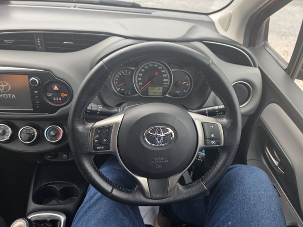 Toyota Yaris 2016 363679385