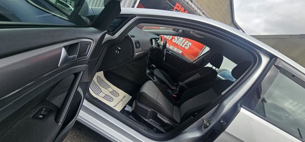 Volkswagen Golf Automatic 363694390