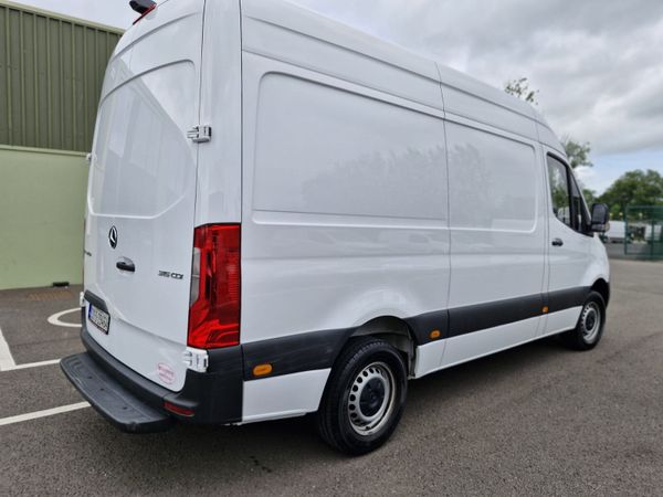 Mercedes-Benz Sprinter 2022 363709414