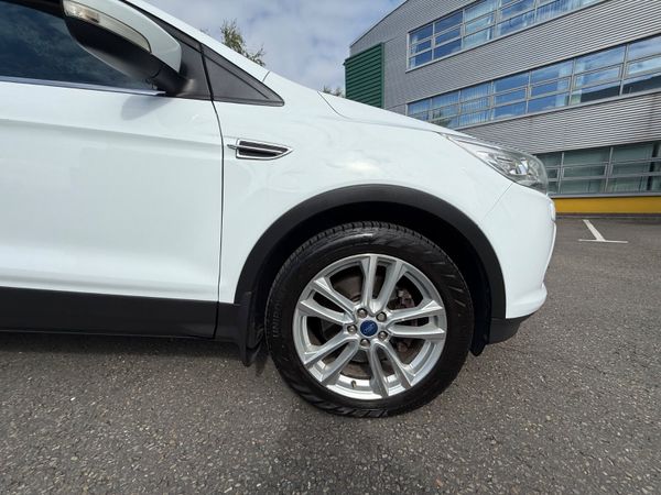 Ford Kuga  2.0 TDCI Titanium ( pan roof / leather 363702145
