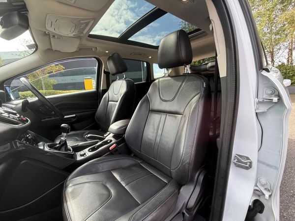 Ford Kuga  2.0 TDCI Titanium ( pan roof / leather 363702142