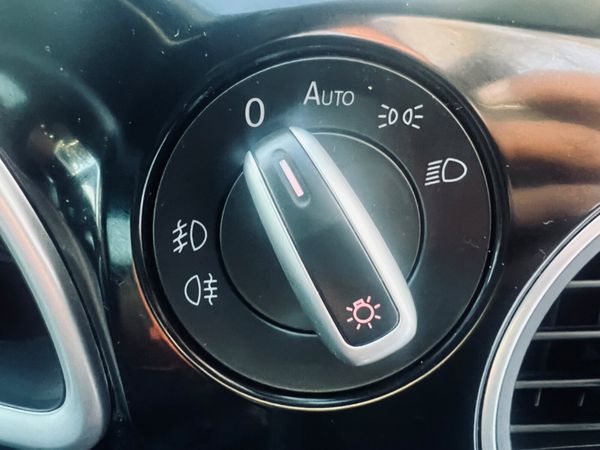 Volkswagen Beetle 2014 363723274