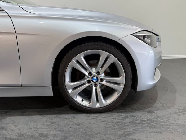 BMW 320i Luxury Auto 363733528