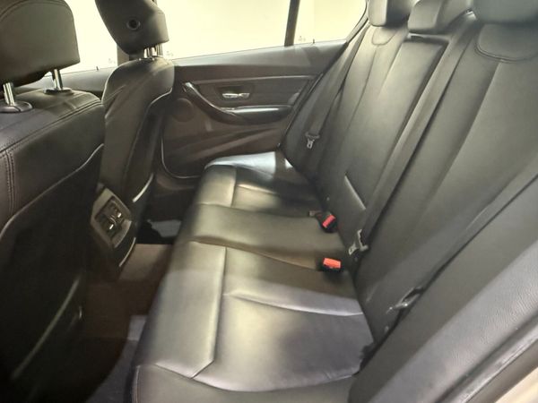 BMW 320i Luxury Auto 363733538