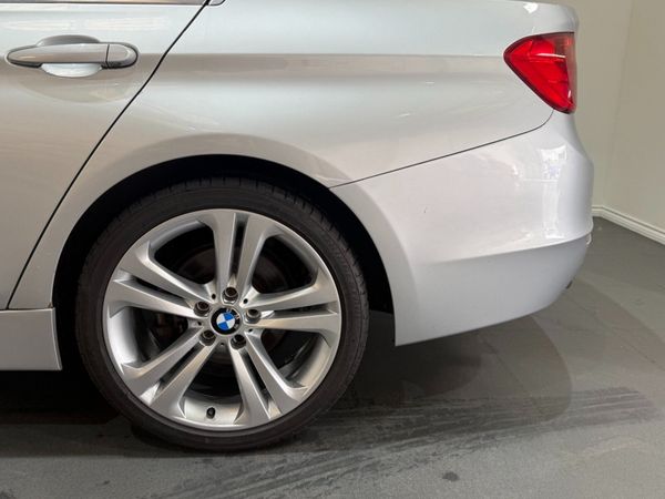 BMW 320i Luxury Auto 363733547