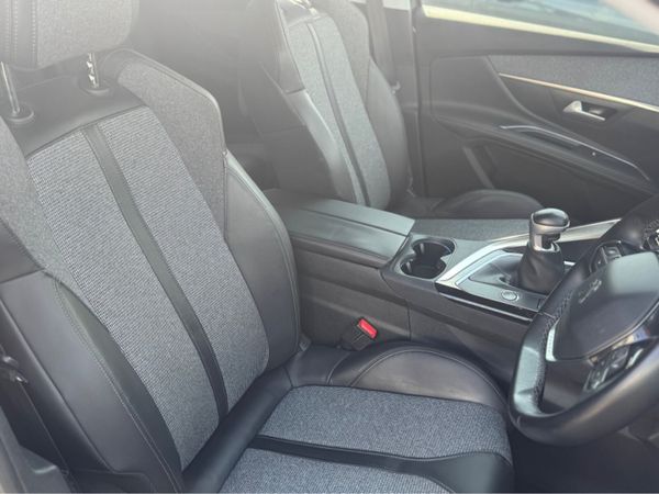 Peugeot 5008 ALLURE 1.2 130 363745991
