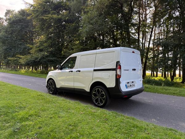 Ford Transit Courier 2024 New Model 363780768