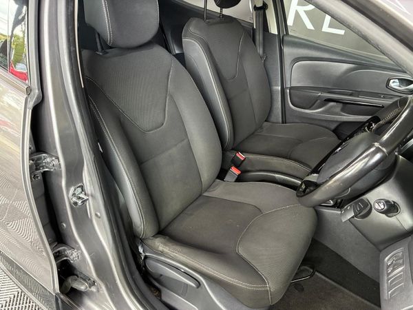 Renault Clio 2017 363796902