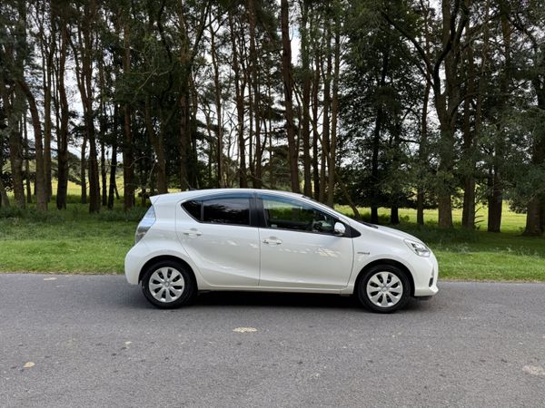 Toyota Aqua 2014 Automatic Hybrid 363810764