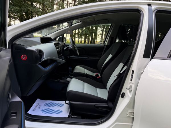 Toyota Aqua 2014 Automatic Hybrid 363810773