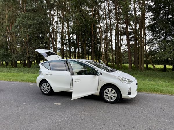 Toyota Aqua 2014 Automatic Hybrid 363810787