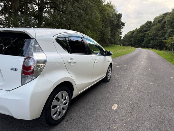 Toyota Aqua 2014 Automatic Hybrid 363810782