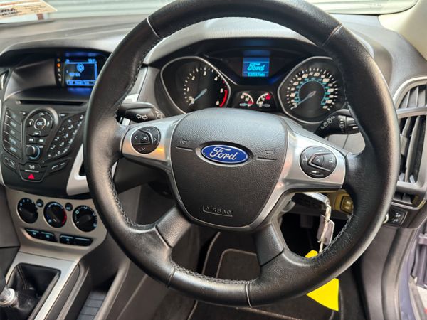 Ford Focus 2013 363821204
