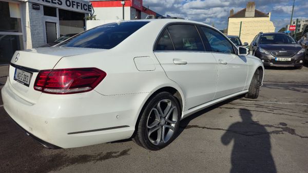 Mercedes-Benz E-Class AVANTGARDE 363821954