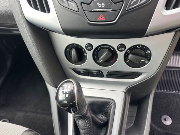Ford Focus 1.6 petrol low Tax 363868417